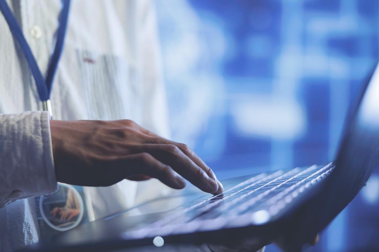 Analisi profiler con metriche di performance e bottleneck identificati
